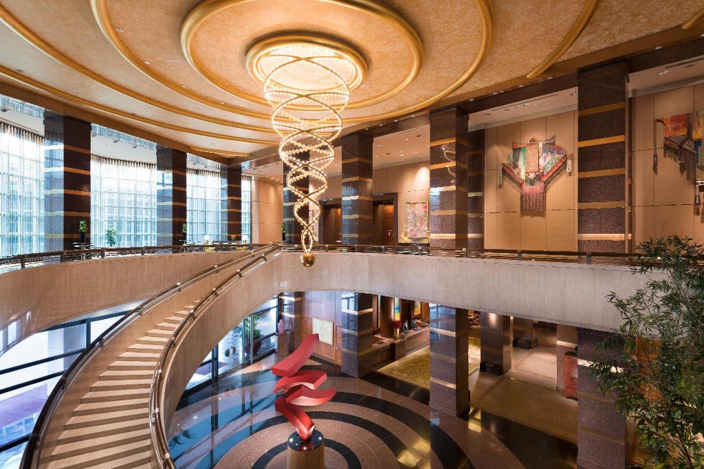 Conrad Lobby
